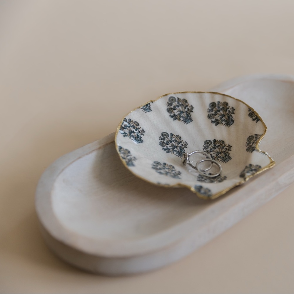 Handmade shell ring dish - Picture 4 of 5